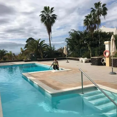 Ocean View With Pools 아파트 아데제