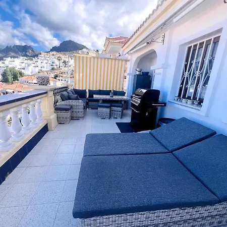 Ocean View With Pools Apartment *