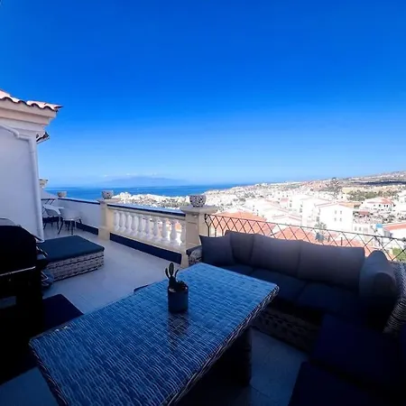 Ocean View With Pools Apartment *