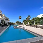 Ocean View With Pools Appartement