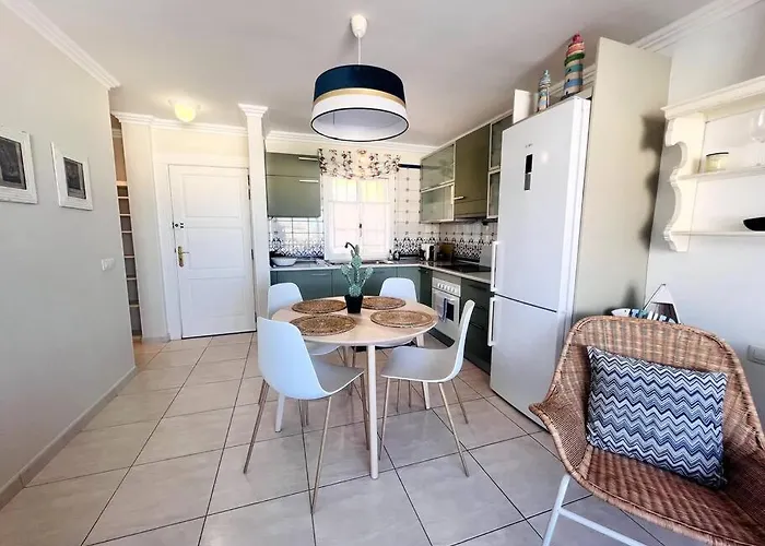 Ocean View With Pools אדחה