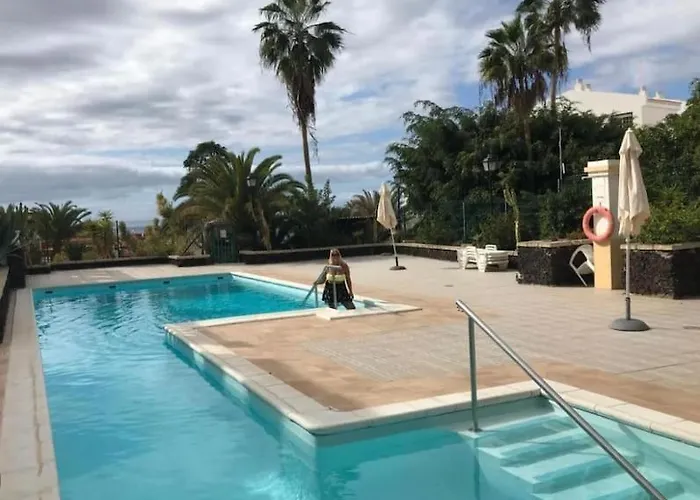 Ocean View With Pools דירה אדחה