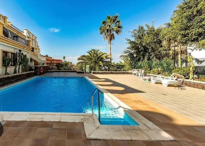 Ocean View With Pools אדחה