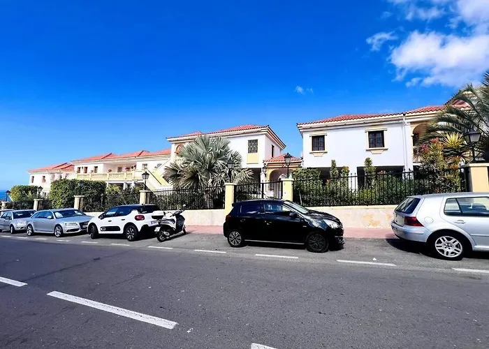 דירה Ocean View With Pools