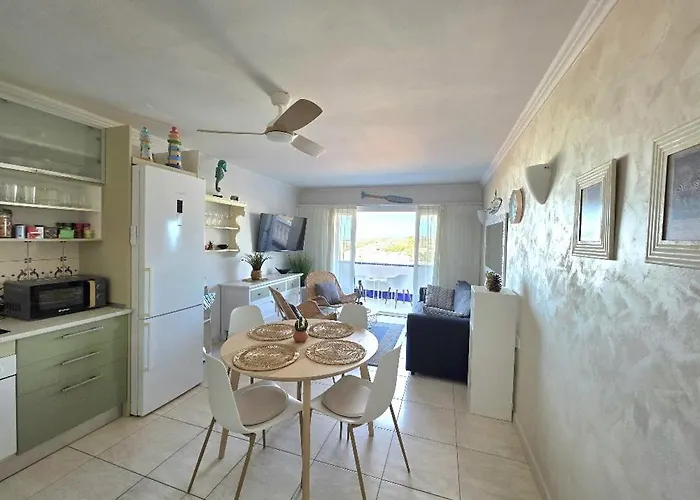 Lägenhet Ocean View With Pools