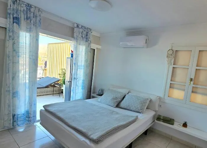 Lägenhet Ocean View With Pools